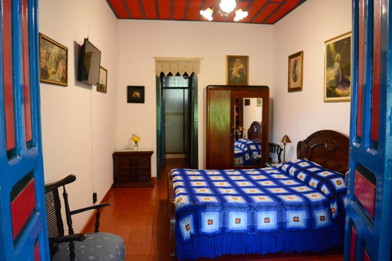 Finca La Colina Bed and Breakfast Calarcá Buitenkant foto