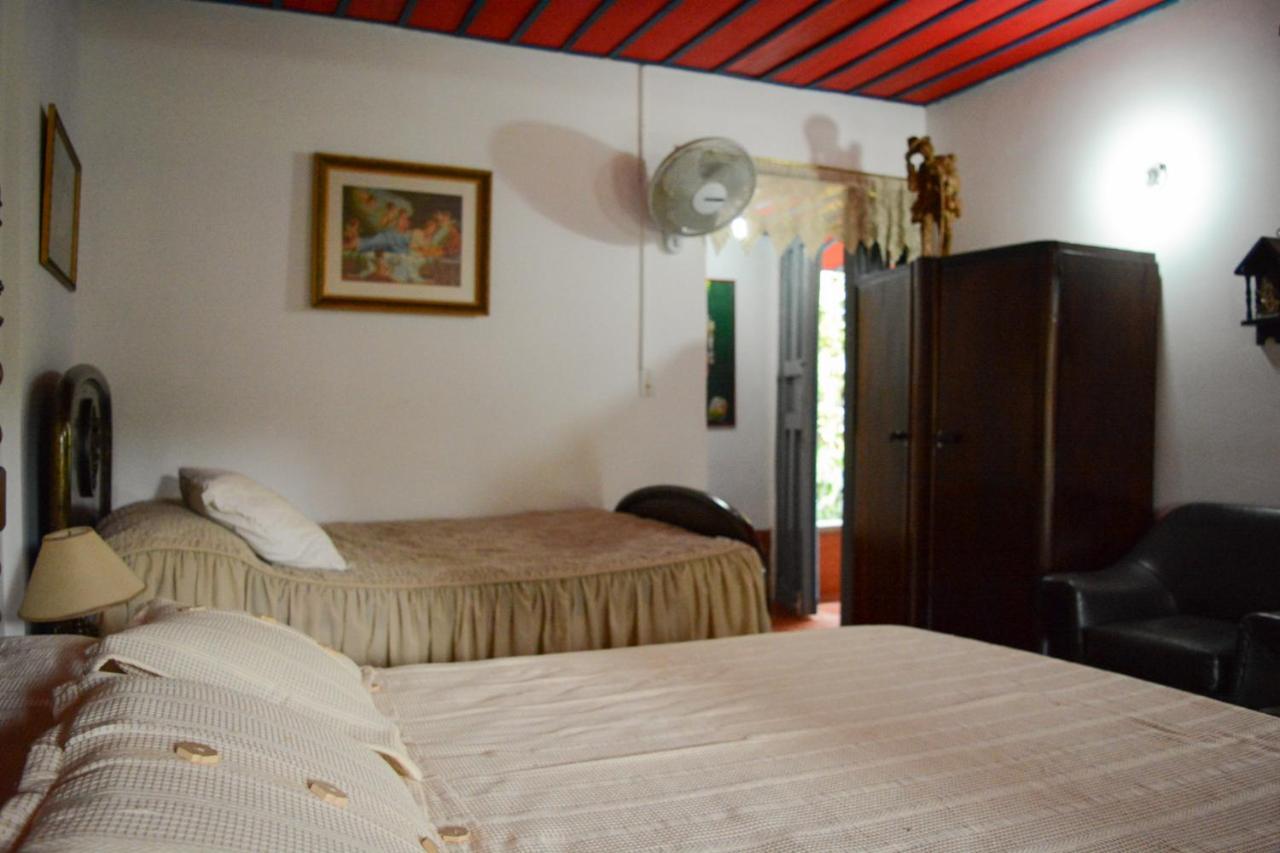 Finca La Colina Bed and Breakfast Calarcá Buitenkant foto