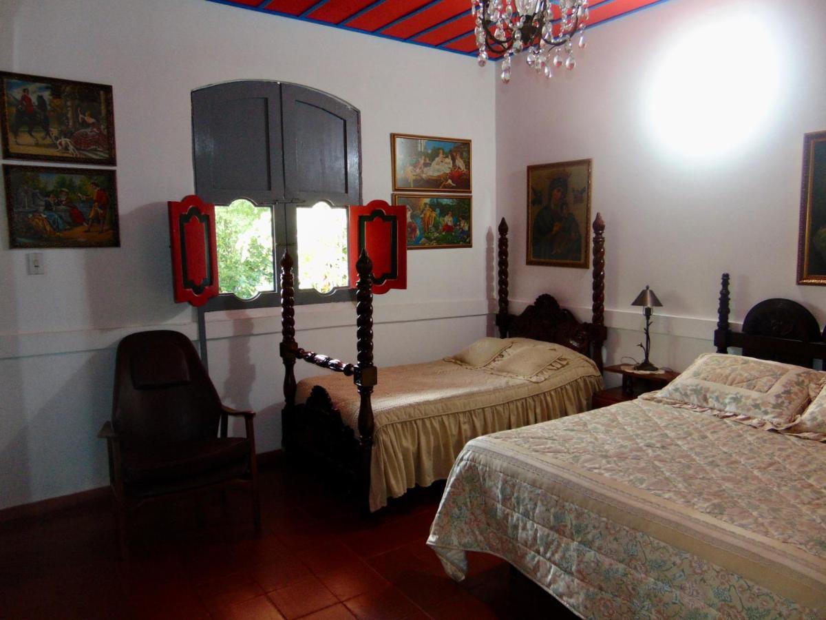 Finca La Colina Bed and Breakfast Calarcá Buitenkant foto